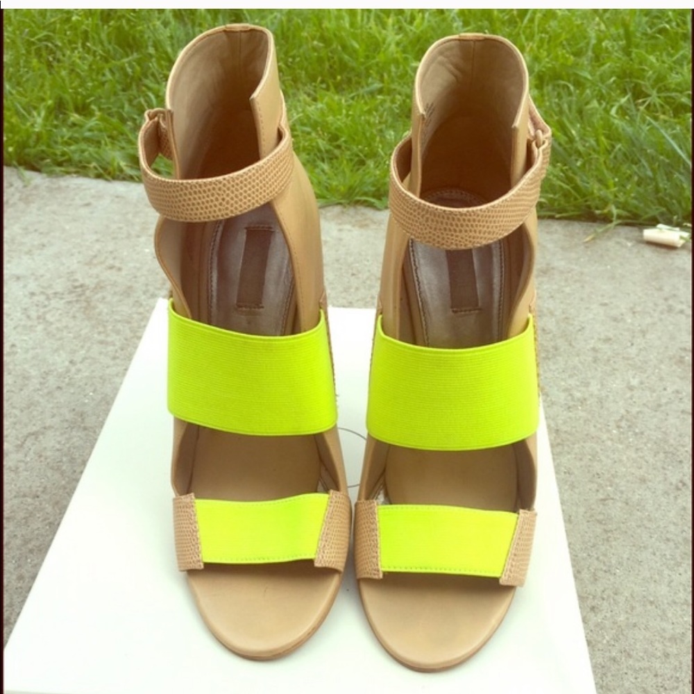 Neon yellow/nude heels - reselling  bought on posh